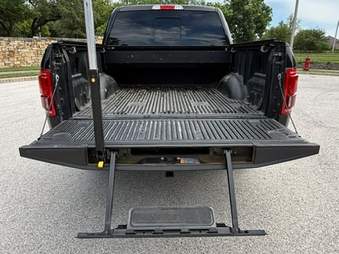 Used 2015 Ford F150 Platinum w/ Equipment Group 701A Luxury RWD image 19