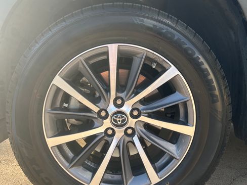 Used 2018 Toyota Highlander XLE FWD image 9