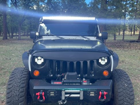 Used 2013 Jeep Wrangler Unlimited Rubicon w/ Connectivity Group image 10