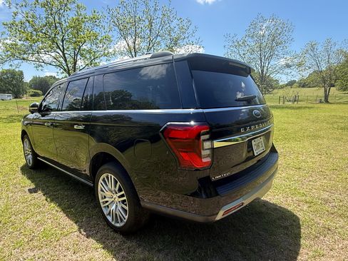 Used 2023 Ford Expedition Max Limited image 9
