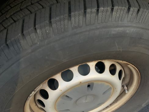 Used 2015 Mercedes-Benz Sprinter 2500 image 4