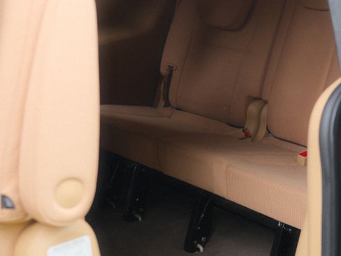 Used 2016 Kia Sedona LX w/ LX Convenience Package image 12