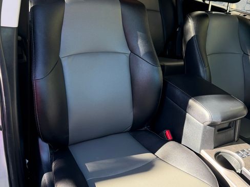 Used 2018 Toyota 4Runner SR5 Premium image 20