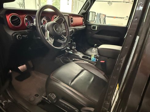 Used 2018 Jeep Wrangler Unlimited Rubicon AWD/4WD image 7
