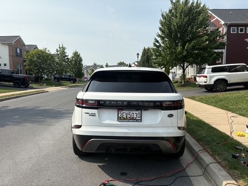 Used 2018 Land Rover Range Rover Velar R-Dynamic SE AWD/4WD image 4