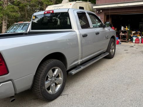 Used 2019 RAM 1500 Express AWD/4WD image 7