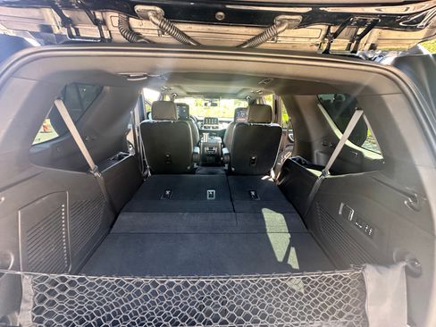 Used 2021 GMC Yukon AT4 w/ AT4 Premium Plus Package AWD/4WD image 17