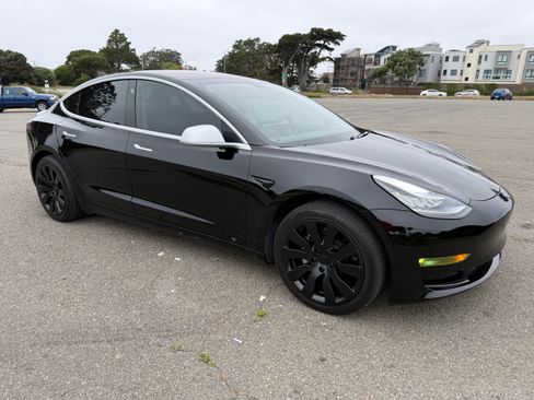Used 2018 Tesla Model 3 Long Range AWD/4WD image 2