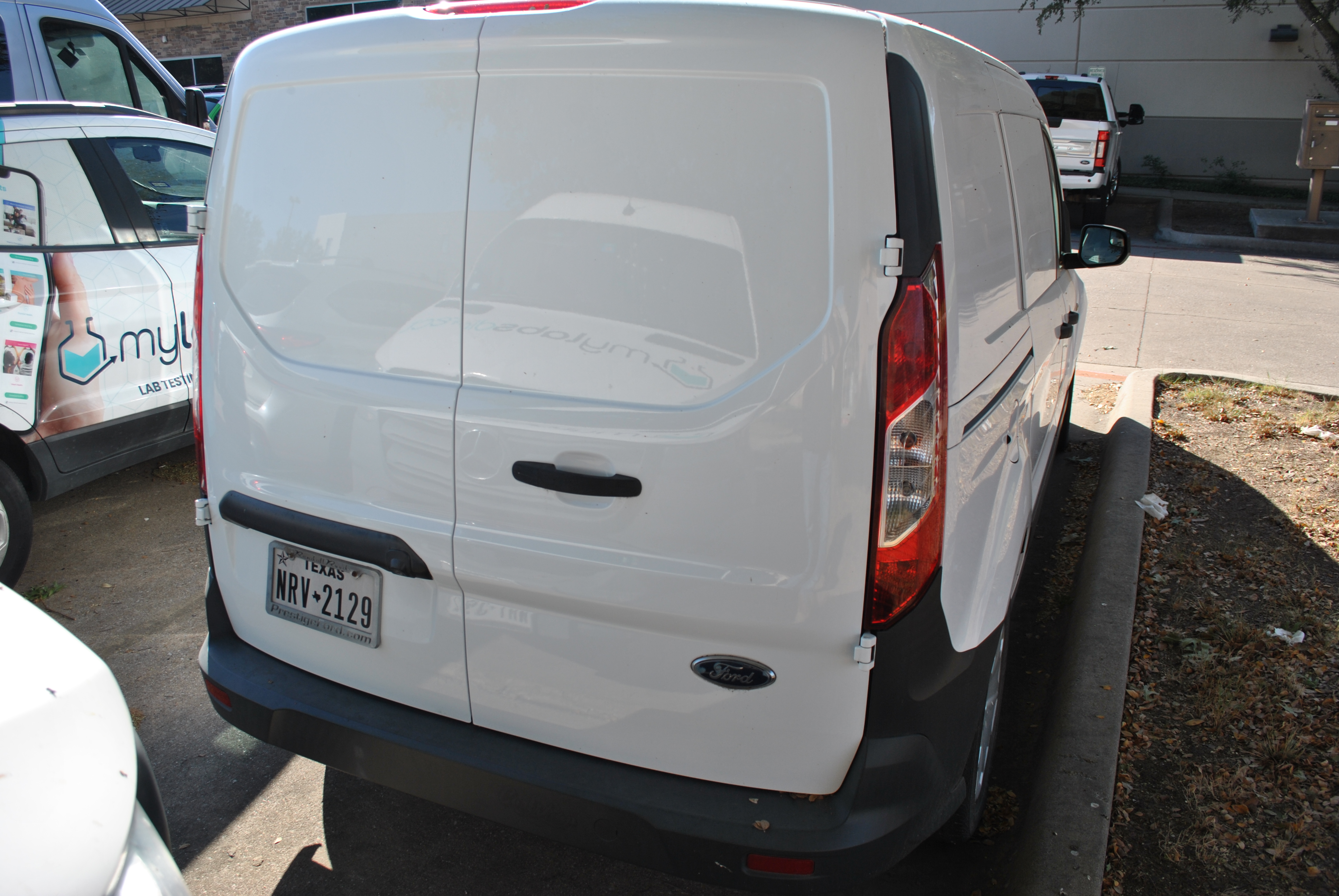 Used 2016 Ford Transit Connect XL FWD image 13