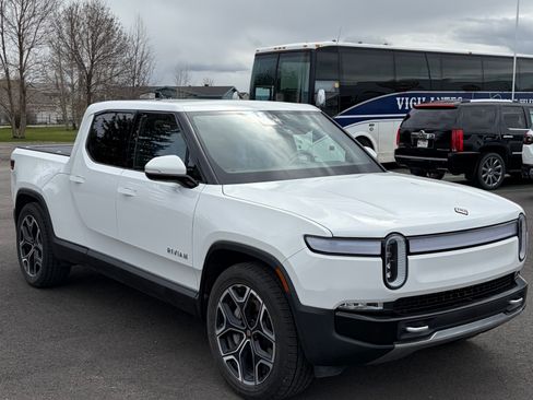 Used 2024 Rivian R1T Adventure AWD/4WD image 11