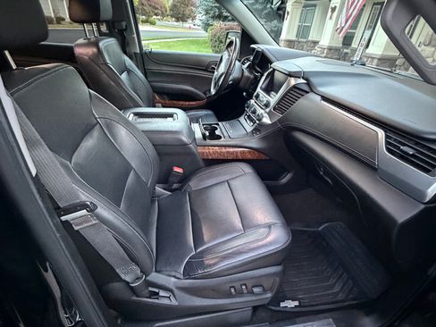 Used 2017 Chevrolet Suburban Premier RWD image 6