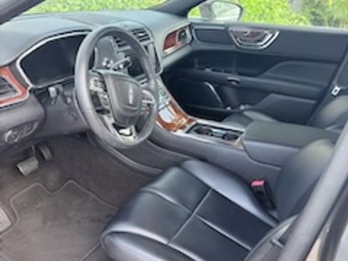 Used 2020 Lincoln Continental w/ Convenience Package image 4
