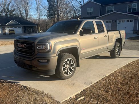 Used 2017 GMC Sierra 1500 SLT image 1