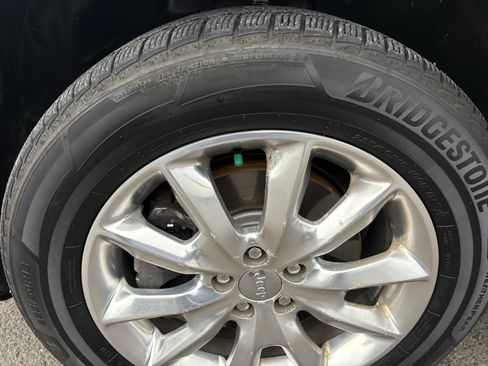 Used 2015 Jeep Cherokee Limited w/ Luxury Group image 21