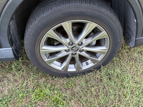 Used 2018 Toyota RAV4 Limited image 16