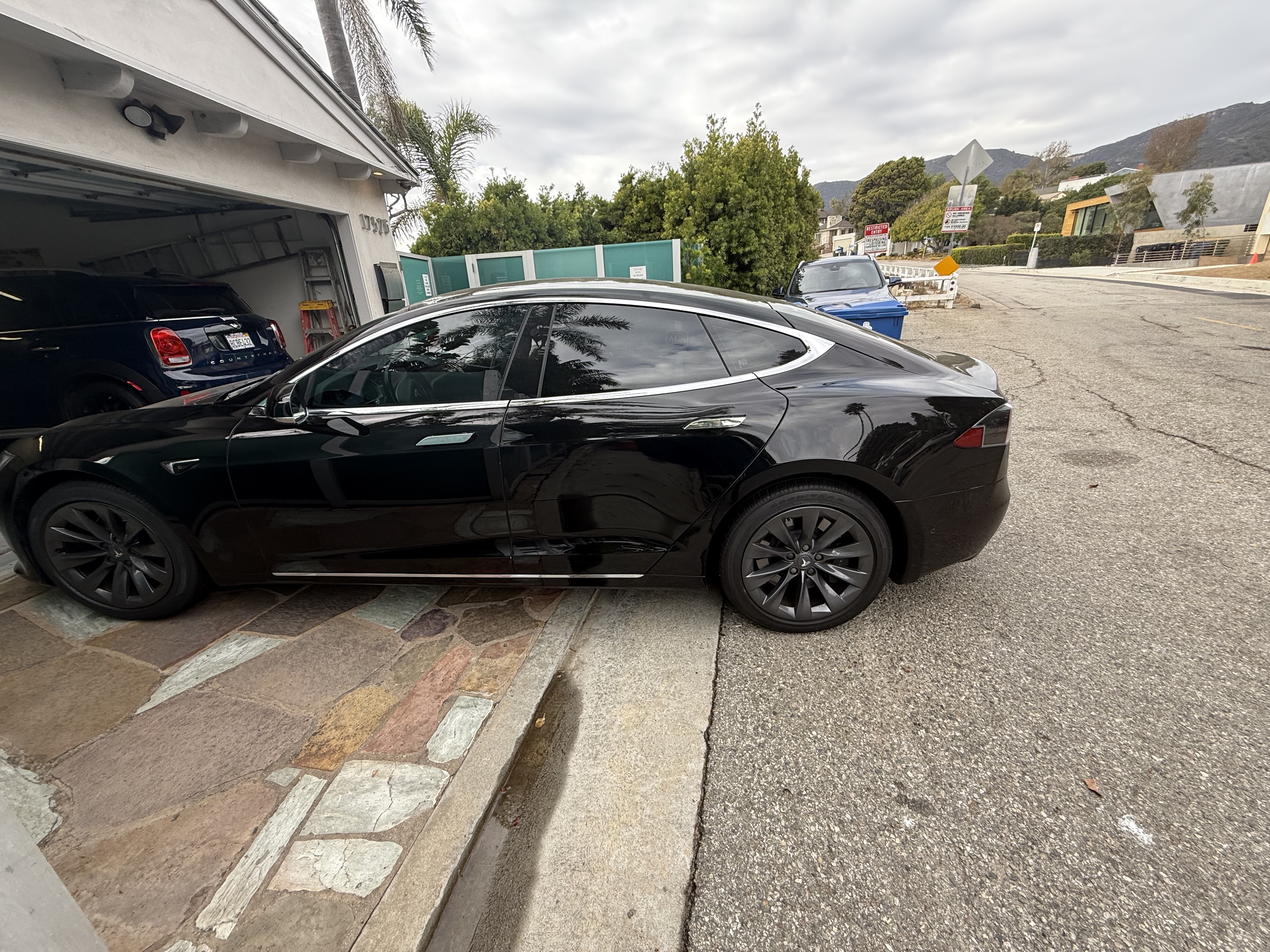 Used 2020 Tesla Model S Long Range Plus AWD/4WD image 9