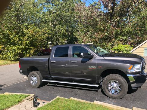 Used 2018 RAM 2500 Tradesman w/ Chrome Appearance Group image 10