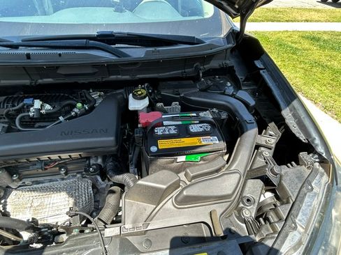 Used 2017 Nissan Rogue SV FWD image 10