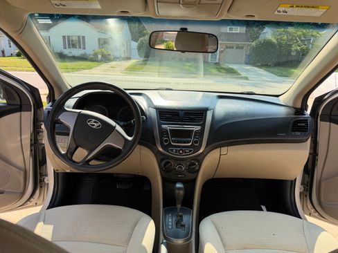 Used 2016 Hyundai Accent SE FWD image 11