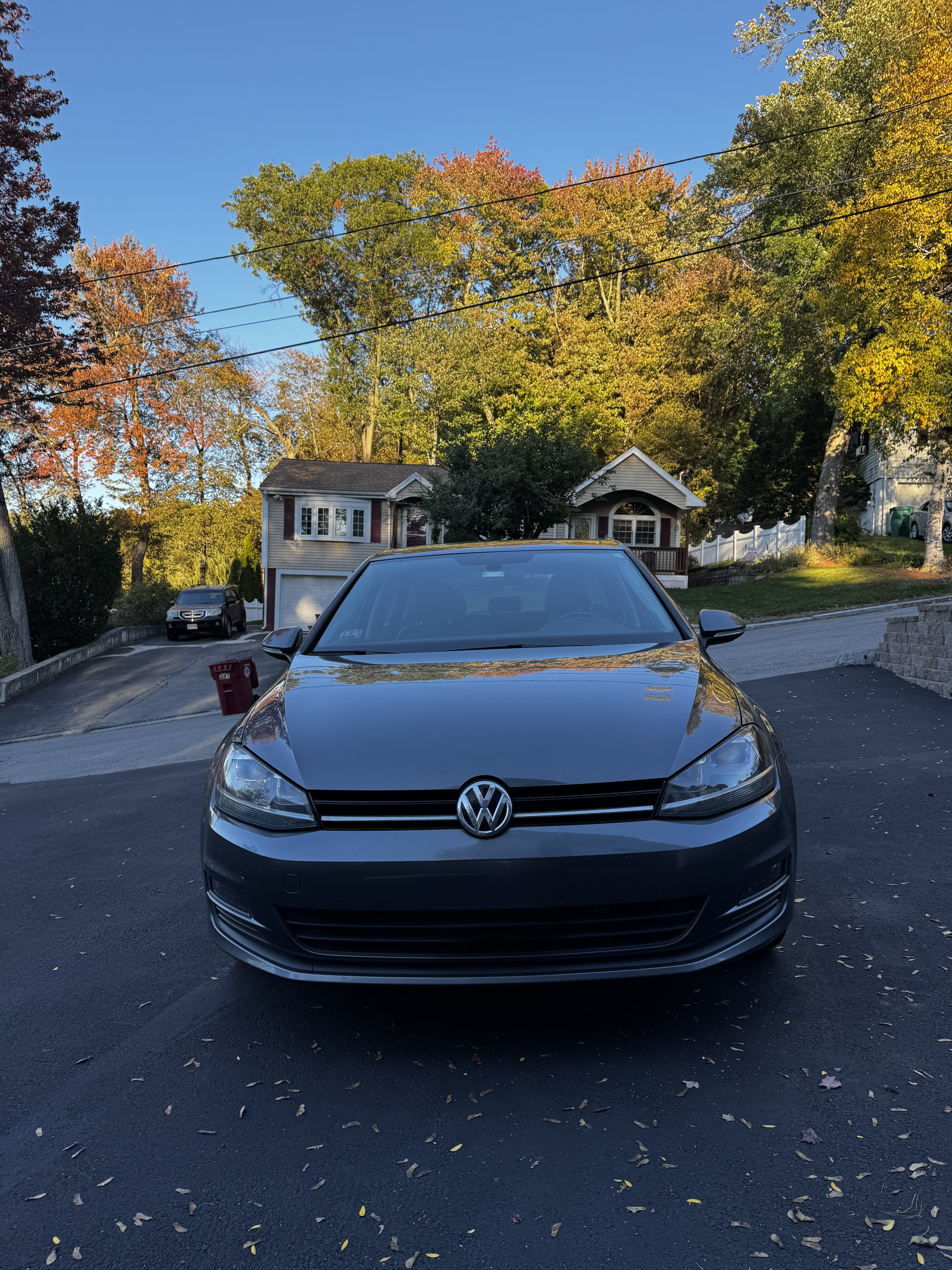 Used 2016 Volkswagen Golf SE w/ Lighting Package FWD image 2