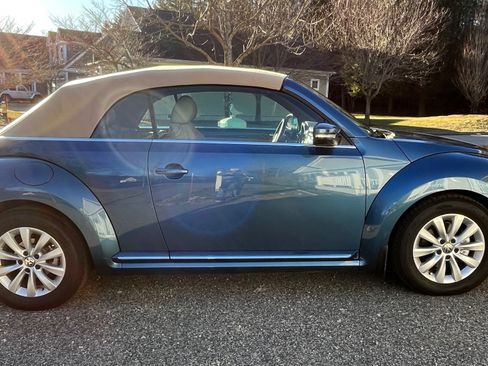 Used 2019 Volkswagen Beetle 2.0T S image 6