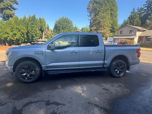 Used 2022 Ford F150 Lightning Lariat w/ Equipment Group 511A High AWD/4WD image 4