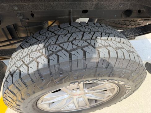 Used 2019 GMC Sierra 1500 SLE w/ SLE Value Package AWD/4WD image 23