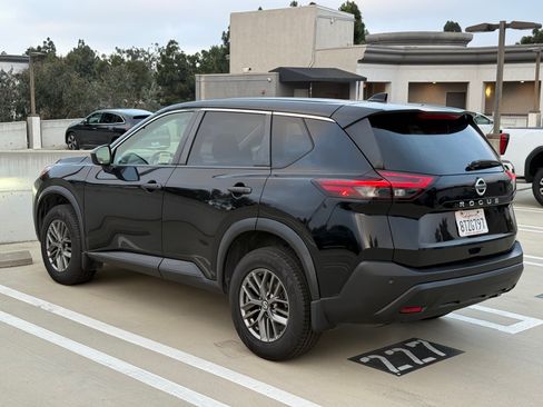 Used 2021 Nissan Rogue S FWD image 4