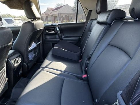 Used 2022 Toyota 4Runner TRD Off-Road Premium AWD/4WD image 20