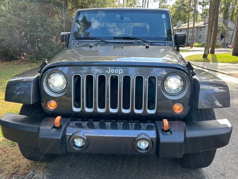 Used 2017 Jeep Wrangler Sahara w/ Connectivity Group image 15