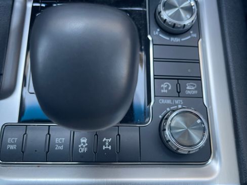 Used 2020 Toyota Land Cruiser Heritage Edition AWD/4WD image 12
