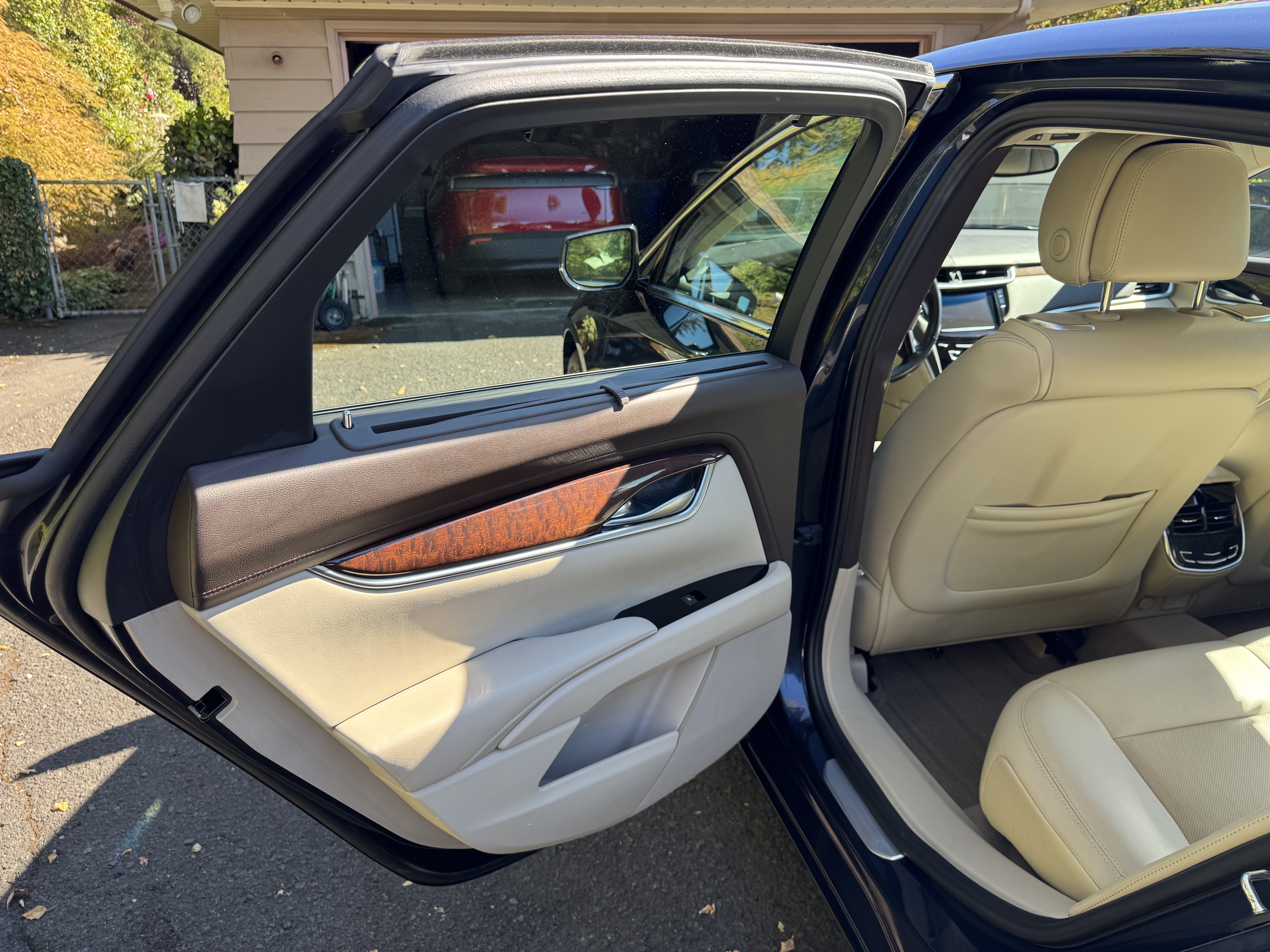 Used 2013 Cadillac XTS Premium FWD image 14