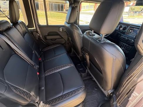 Used 2021 Jeep Wrangler Unlimited Sahara image 16