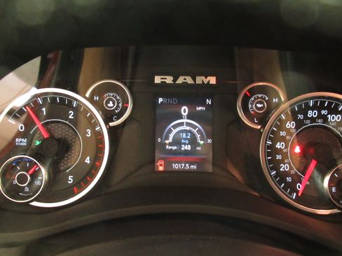 Used 2024 RAM 2500 Tradesman w/ Chrome Appearance Group image 14