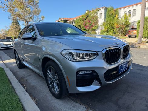 Used 2019 BMW X4 xDrive30i w/ M Sport Package AWD/4WD image 2