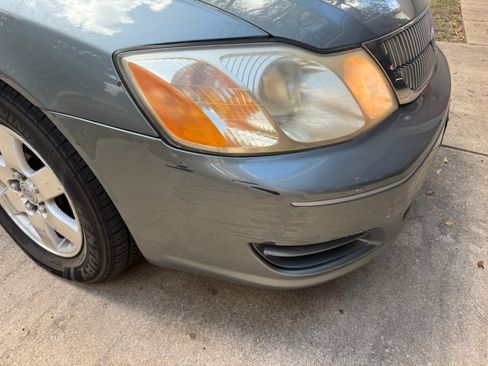 Used 2000 Toyota Avalon XLS image 9