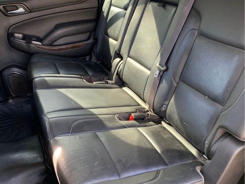 Used 2017 Chevrolet Suburban LT image 10