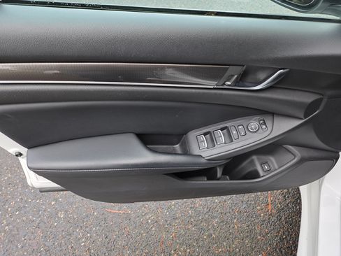 Used 2018 Honda Accord Sport image 12