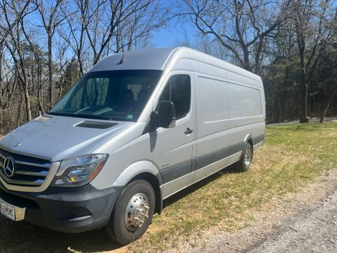 Used 2014 Mercedes-Benz Sprinter 3500 image 4