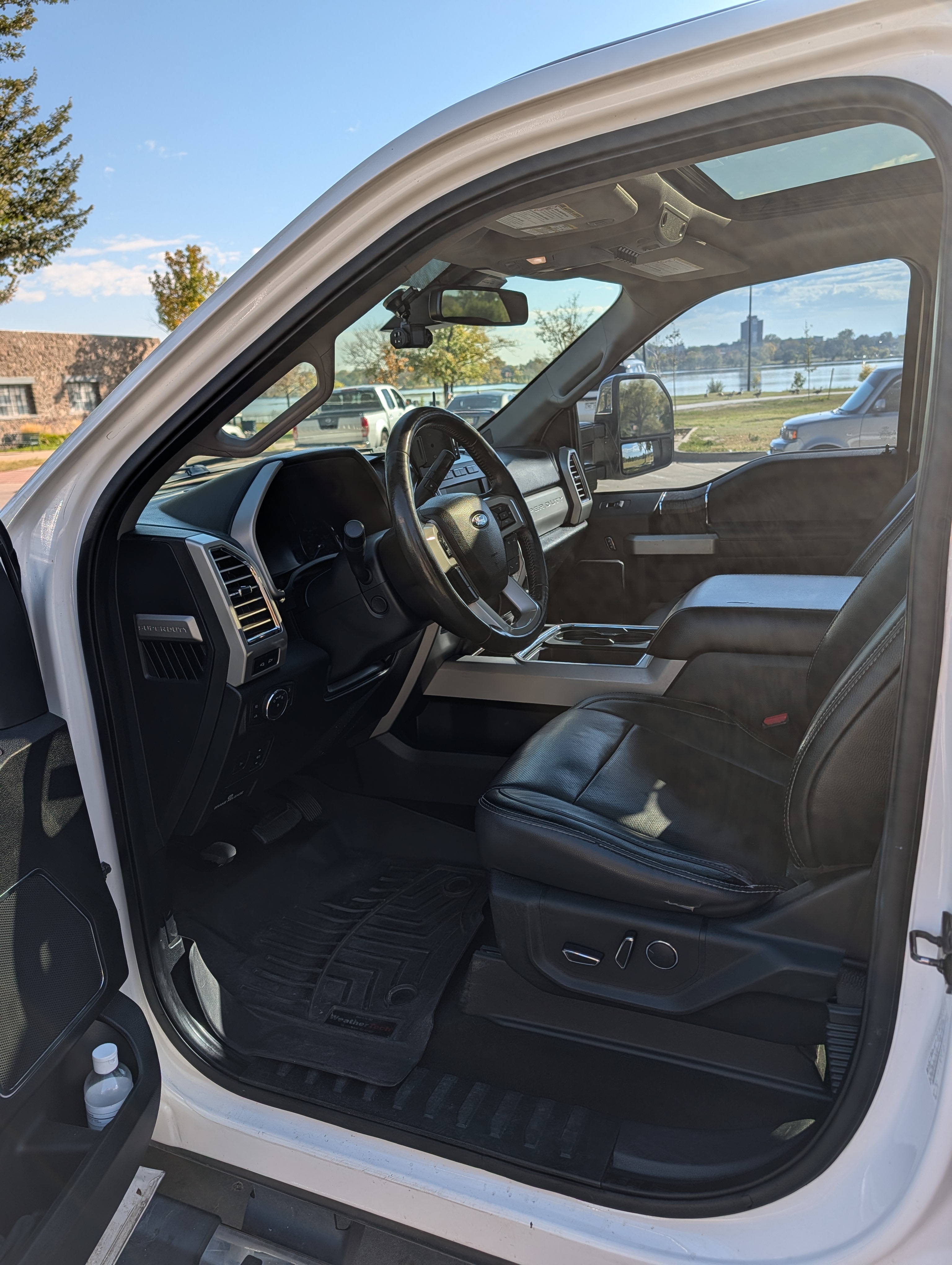 Used 2017 Ford F350 Lariat w/ Lariat Ultimate Package AWD/4WD image 10