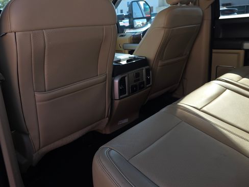 Used 2018 Ford F350 Lariat AWD/4WD image 8