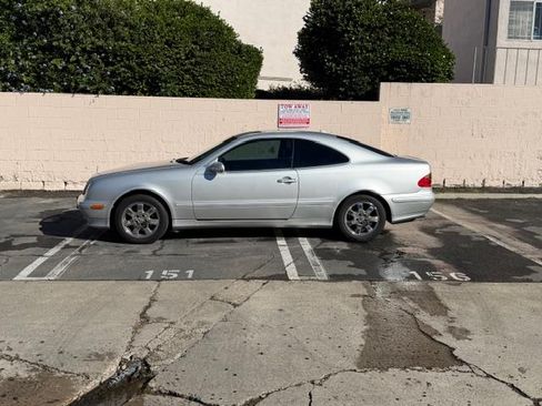 Used 2002 Mercedes-Benz CLK 320 Coupe image 1