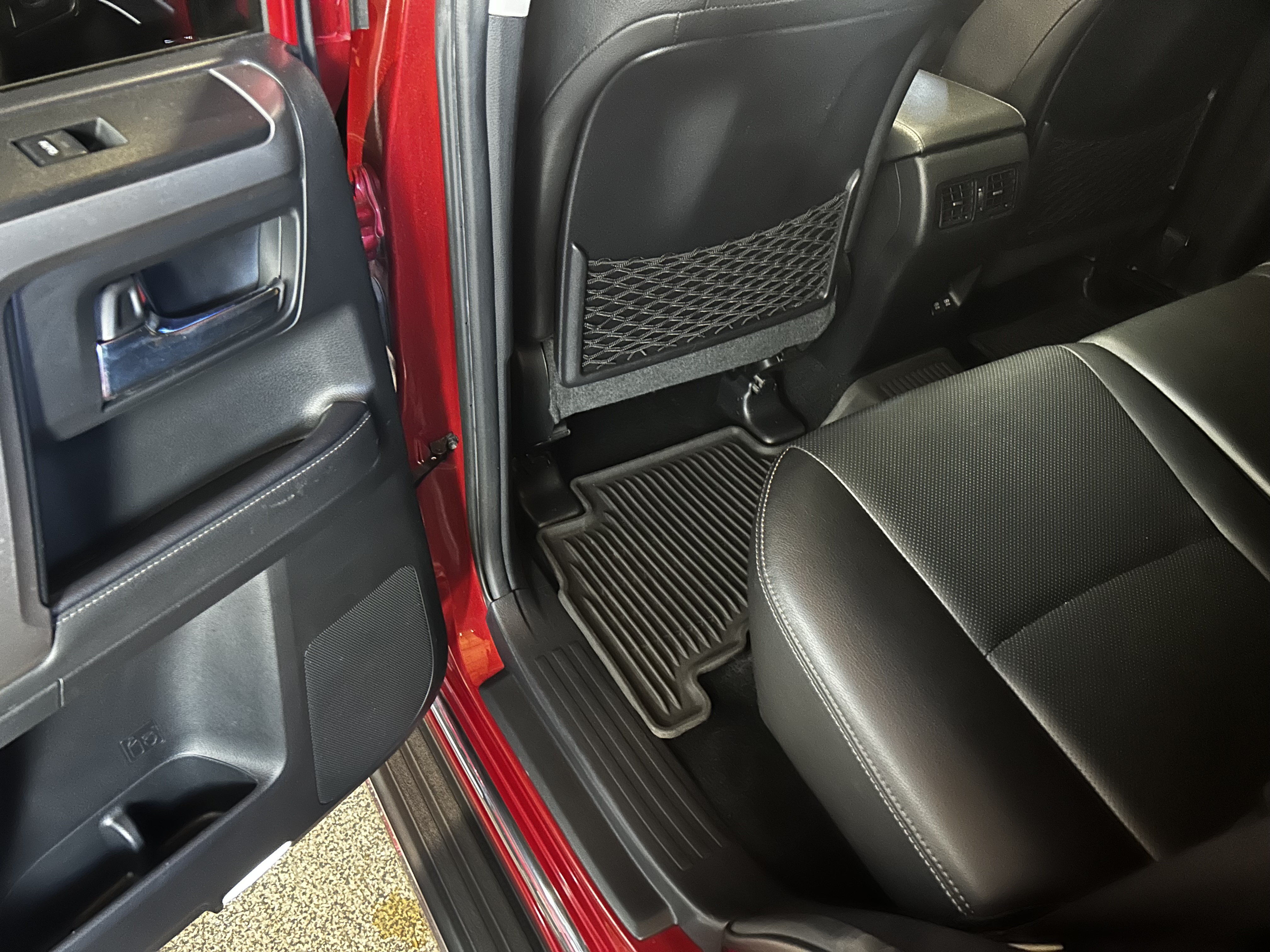 Used 2022 Toyota 4Runner Limited AWD/4WD image 15