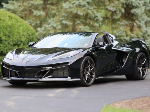 Used 2023 Chevrolet Corvette Z06 w/ Stealth Interior Trim Package RWD image 30