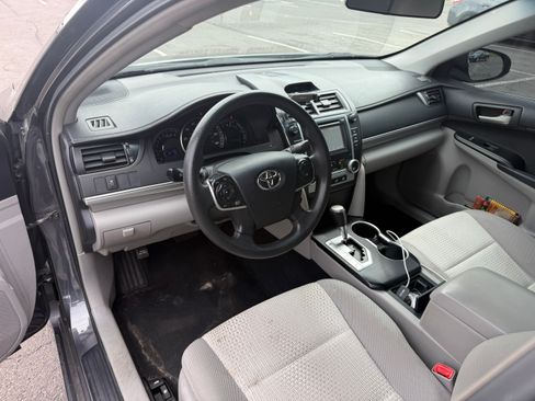 Used 2012 Toyota Camry LE FWD image 6