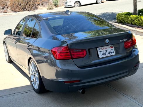 Used 2013 BMW 320i Sedan RWD image 4