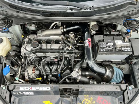 Used 2015 Hyundai Veloster Turbo R-Spec image 5