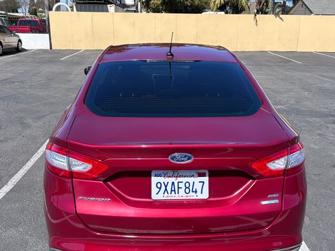 Used 2016 Ford Fusion SE image 9