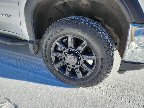 Used 2021 GMC Sierra 2500 SLE w/ SLE Value Package; image 8