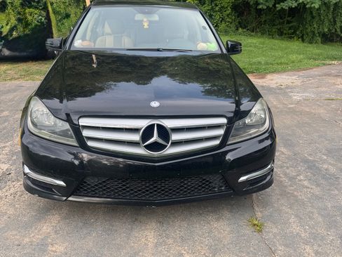 Used 2013 Mercedes-Benz C 250 Sedan image 4